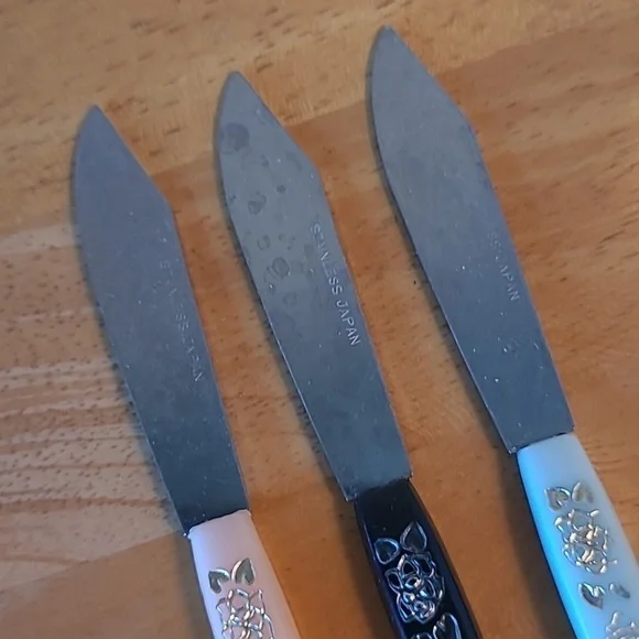 LITTLE FORKS & LITTLE KNIVES Incomplete Set, Perfect For Replacements - Picture 6 of 16